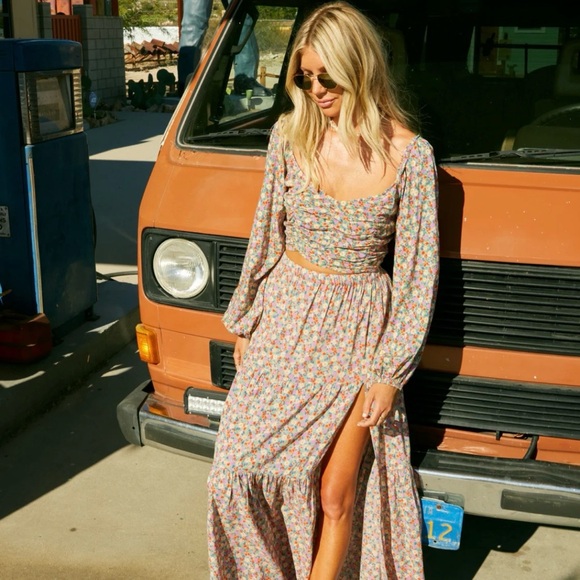 Salty Blonde x Billabong Free Love Floral Feminine Crop Top Medium - Picture 11 of 11